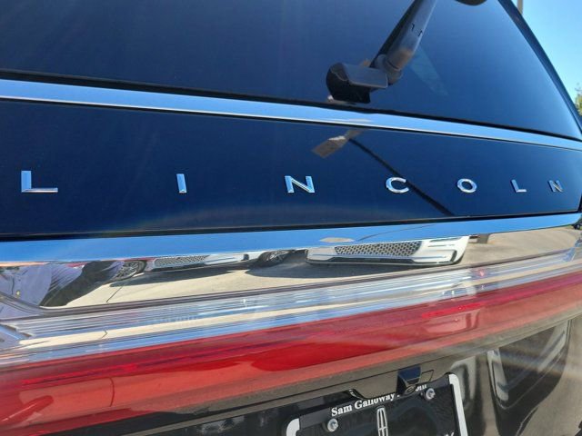 Certified 2020 Lincoln Navigator L Reserve w/ Luxury Package AWD/4WD image 11