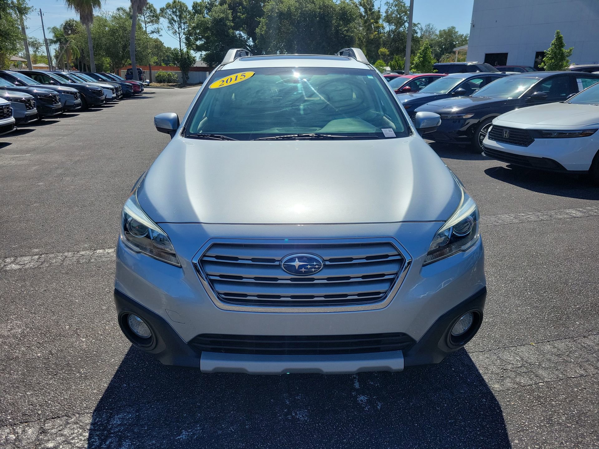 Used 2015 Subaru Outback 2.5i Limited AWD/4WD image 4