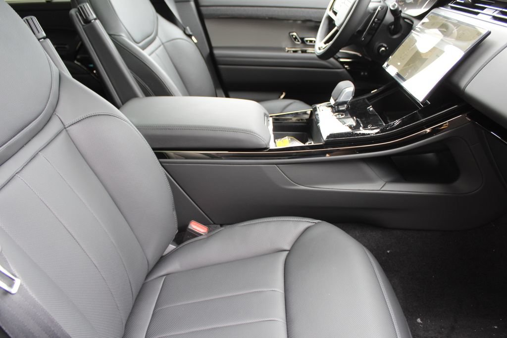 New 2026 Land Rover Range Rover Sport Dynamic SE AWD/4WD image 17