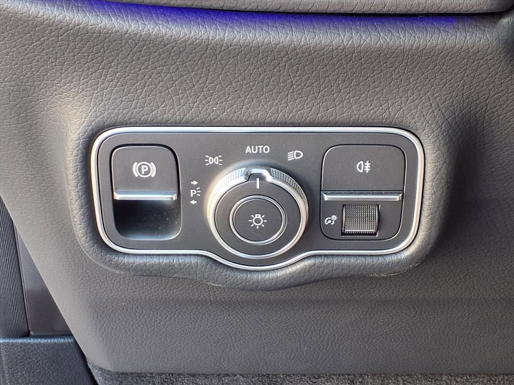 Used 2025 Mercedes-Benz G 550 image 19