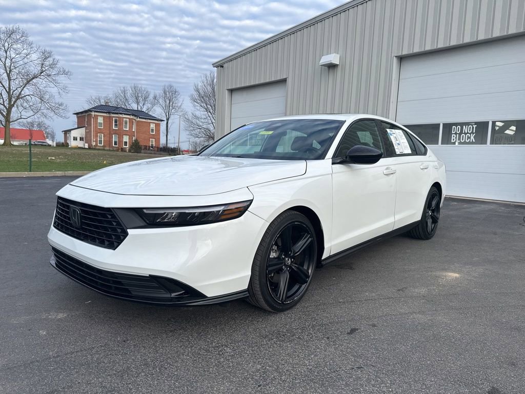 Used 2023 Honda Accord Sport image 3