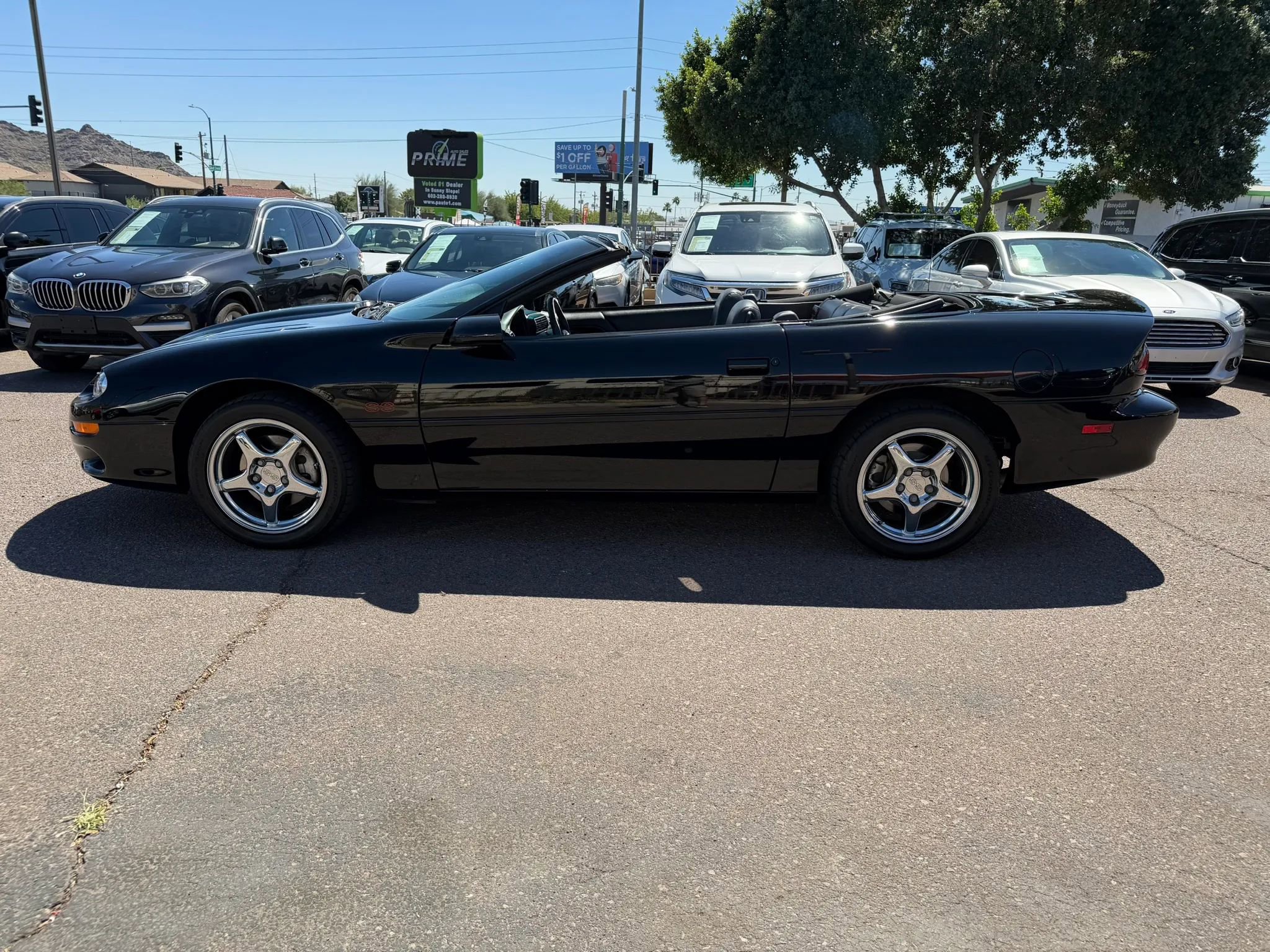 Used 2000 Chevrolet Camaro Z28 w/ SS Performance/Appearance Pkg RWD image 9