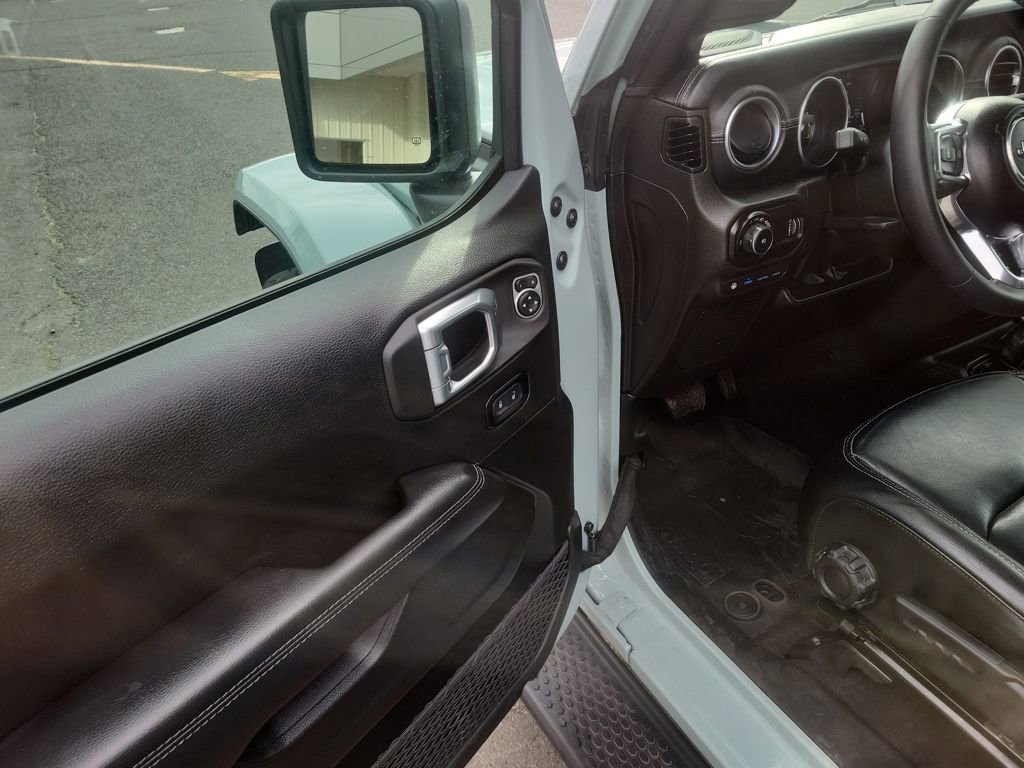 Used 2023 Jeep Wrangler Unlimited Sahara w/ Cold Weather Group image 12