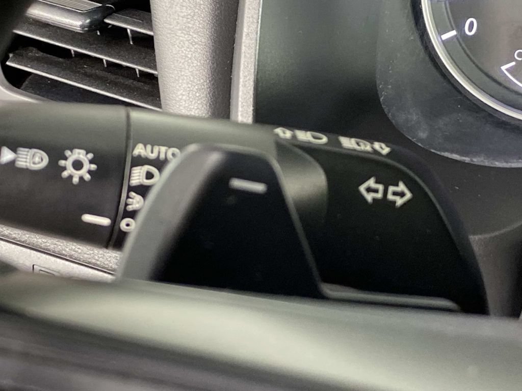 Used 2024 Nissan Rogue S AWD/4WD image 17