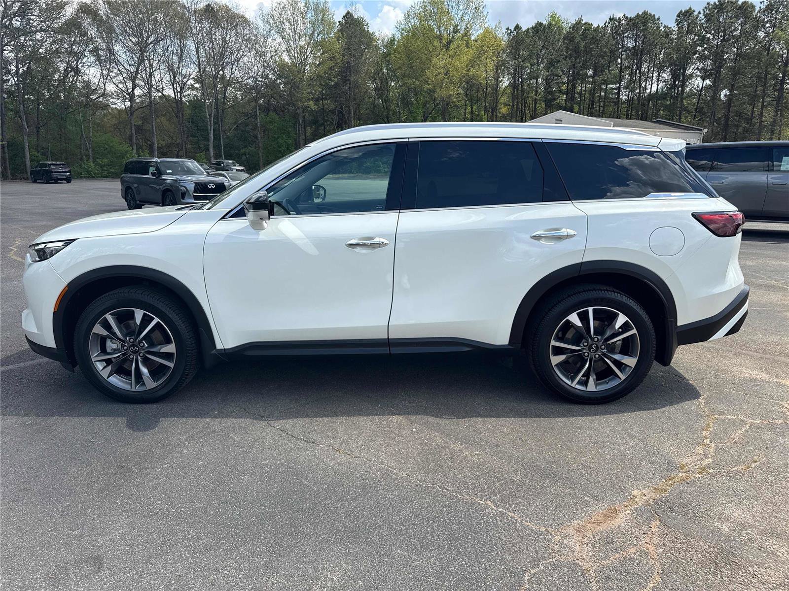 Used 2023 INFINITI QX60 Luxe w/ Cargo Package image 9