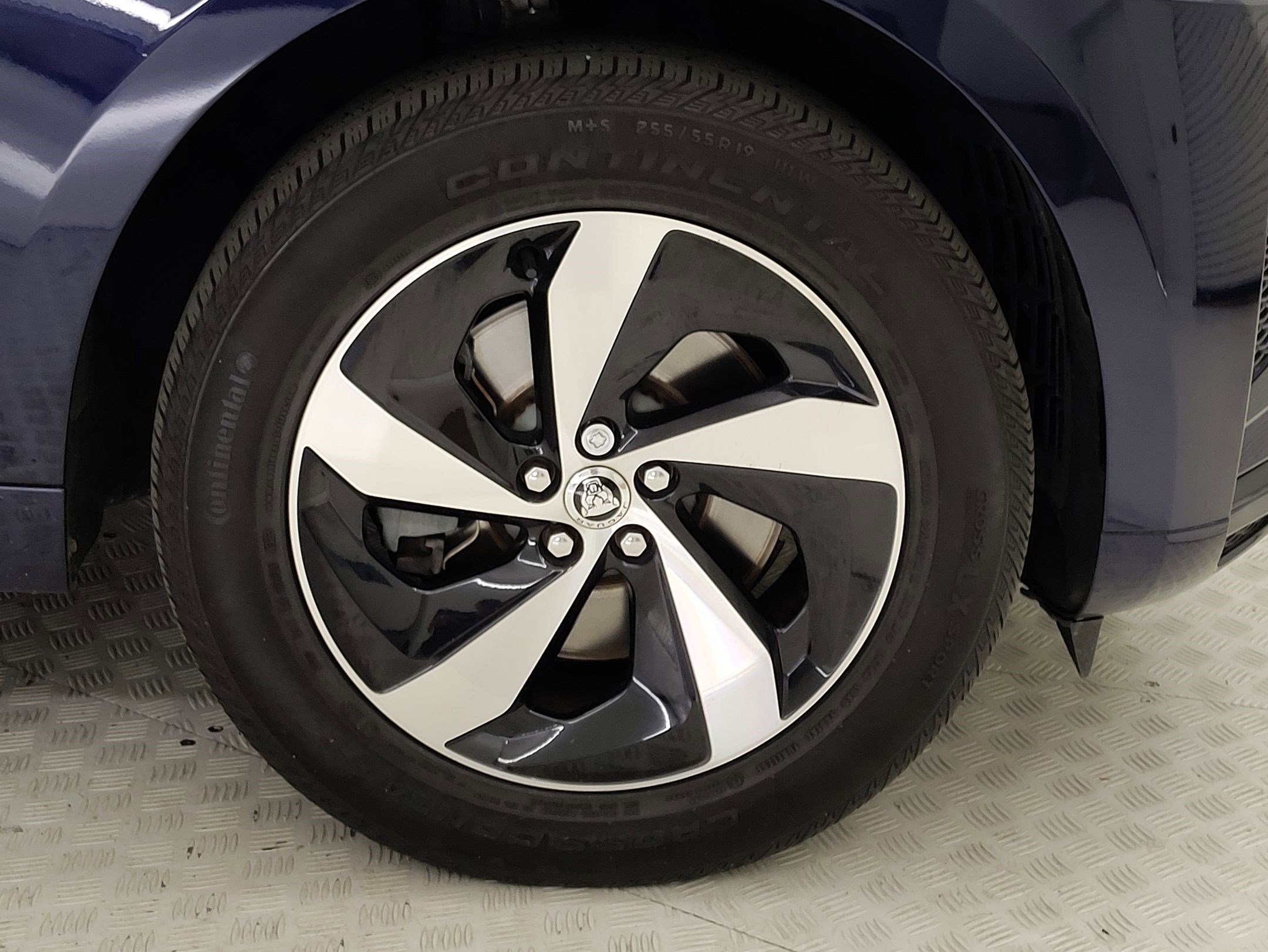 Used 2024 Jaguar F-PACE R-Dynamic S image 4