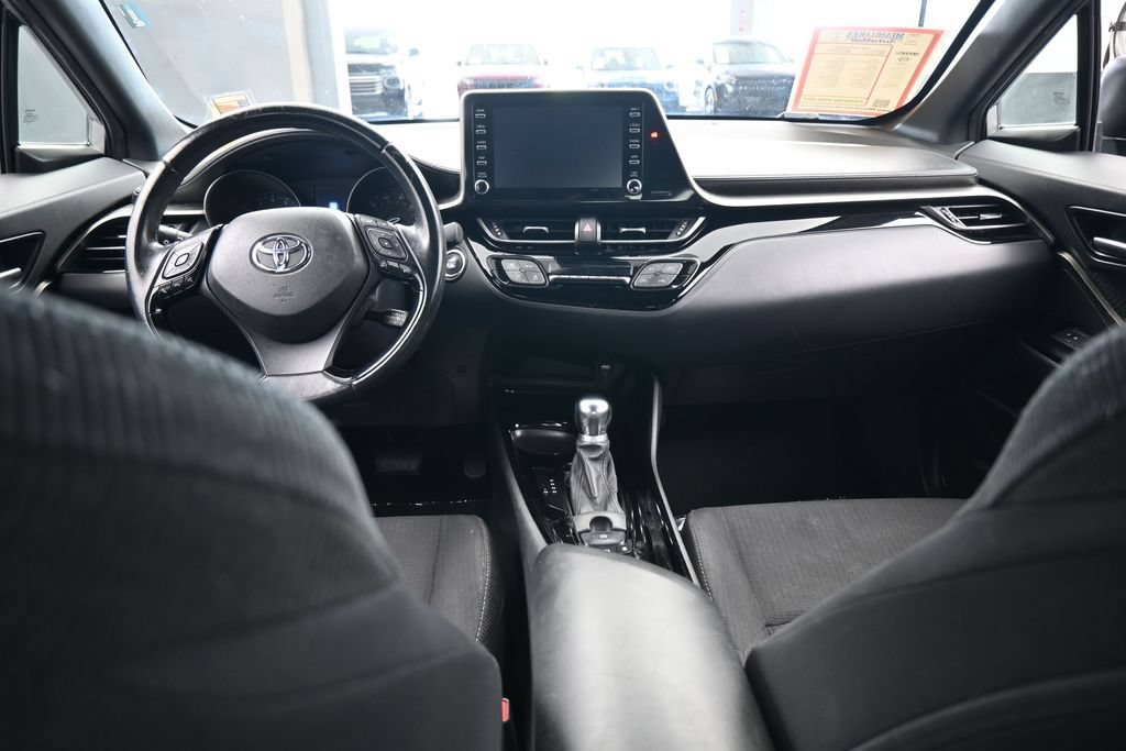Used 2019 Toyota C-HR XLE FWD image 36