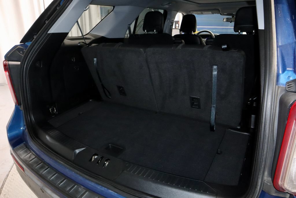 Used 2021 Ford Explorer XLT w/ Equipment Group 202A AWD/4WD image 15