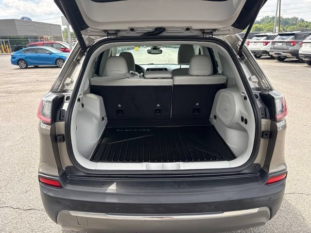 Used 2020 Jeep Cherokee Limited w/ Technology Group FWD image 32