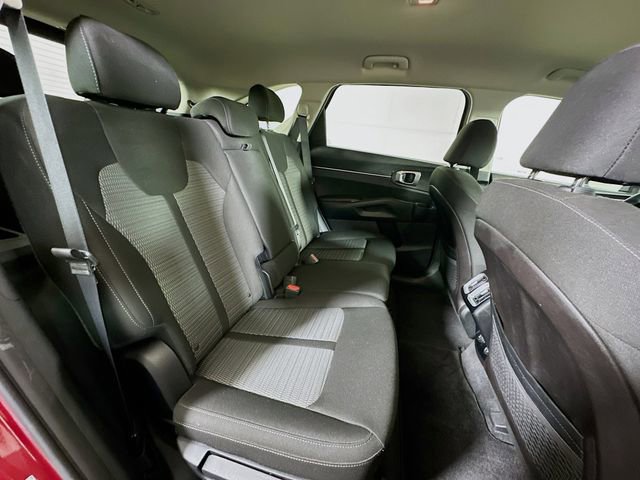 Used 2022 Kia Sorento LX image 29