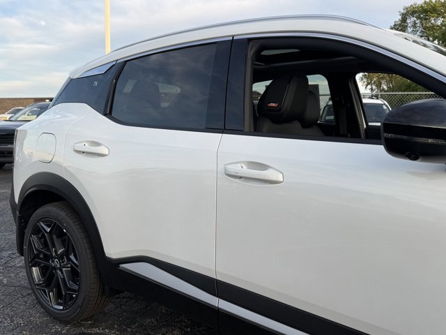 New 2026 Nissan Kicks SR w/ SR Premium Package AWD/4WD image 10