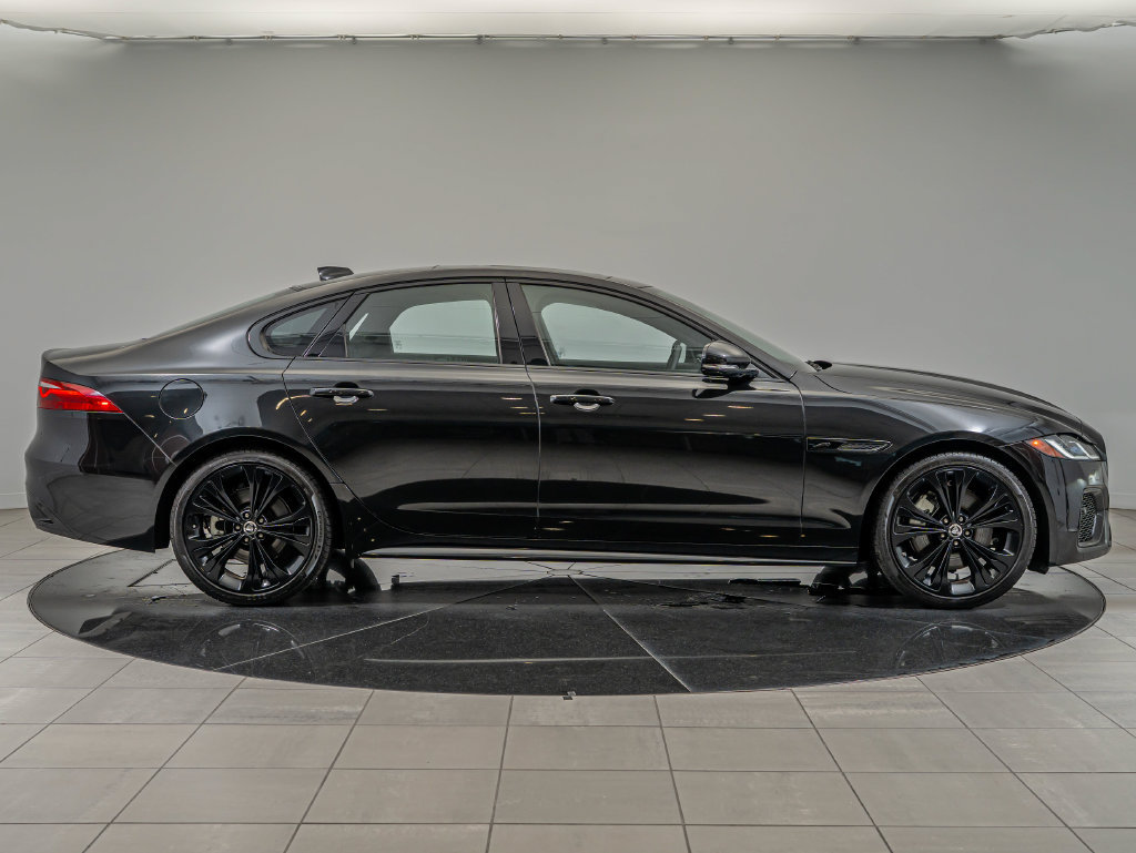 Used 2024 Jaguar XF R-Dynamic SE AWD/4WD image 4