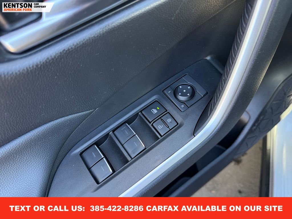 Used 2025 Toyota RAV4 XLE image 19