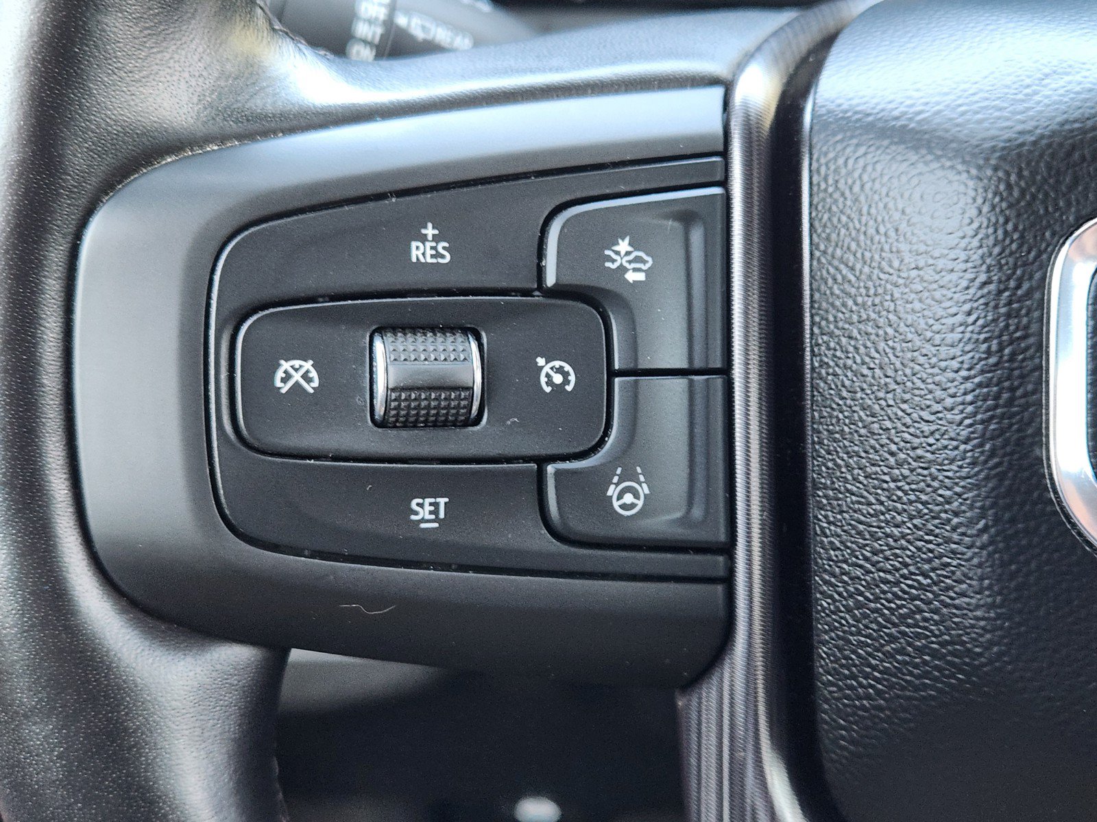 Used 2023 GMC Yukon Denali Ultimate AWD/4WD image 26