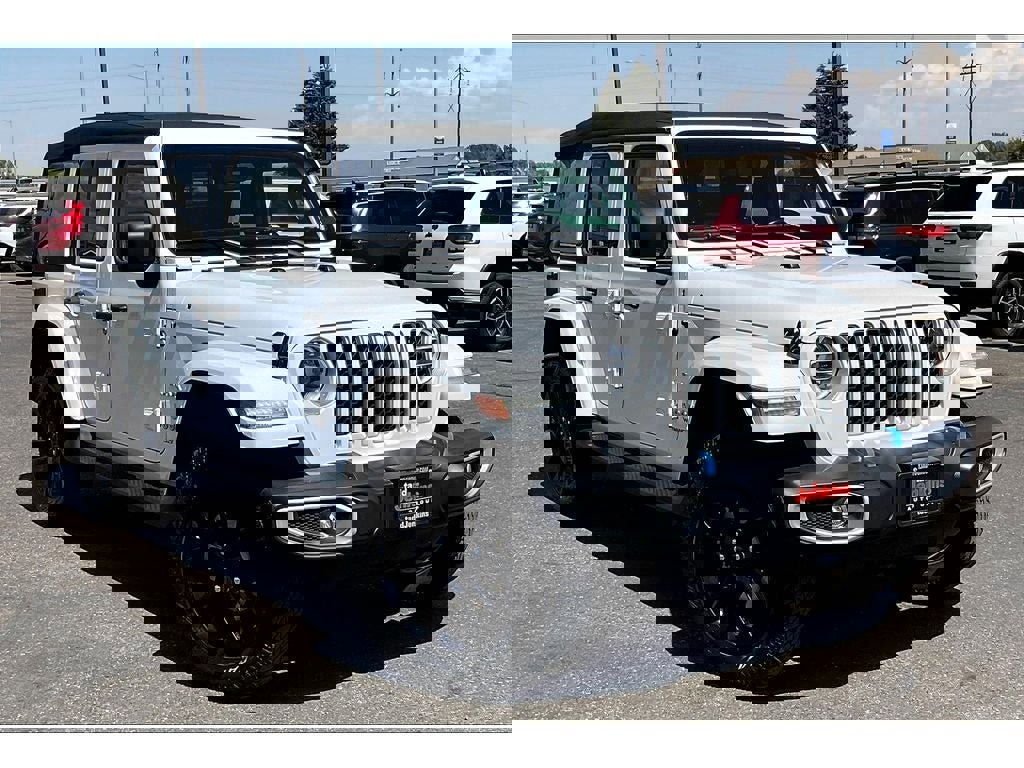 Used 2022 Jeep Wrangler Unlimited Sahara image 2