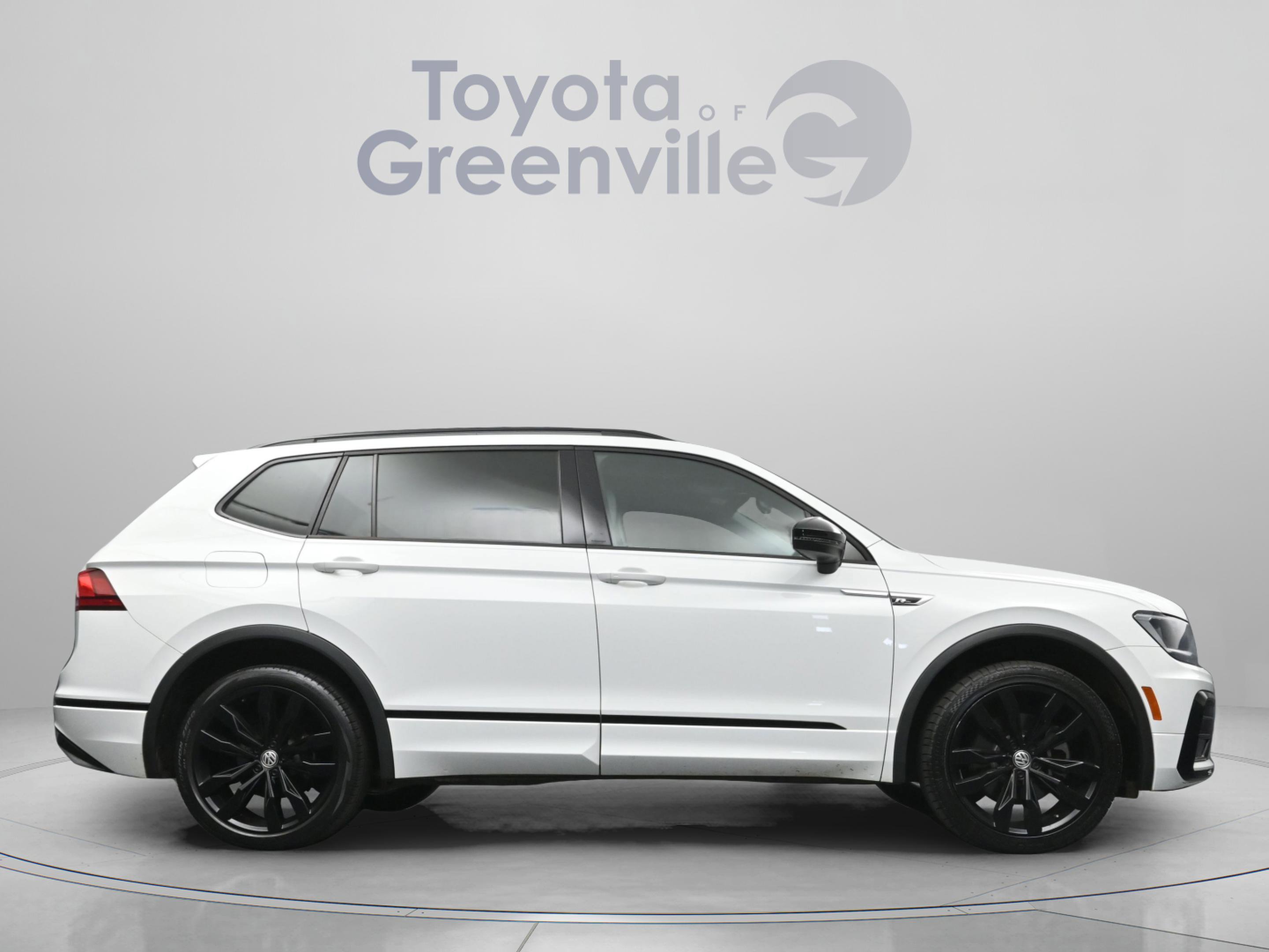 Used 2021 Volkswagen Tiguan SE R-Line FWD image 17