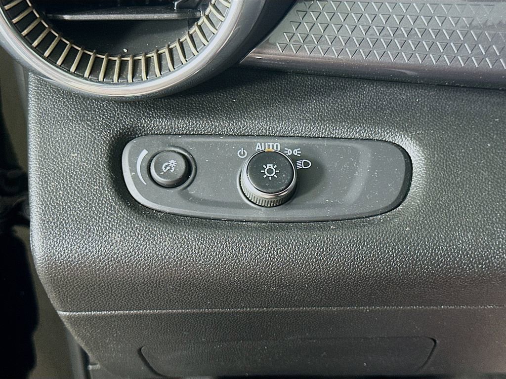 Used 2025 Chevrolet Trax ACTIV image 21