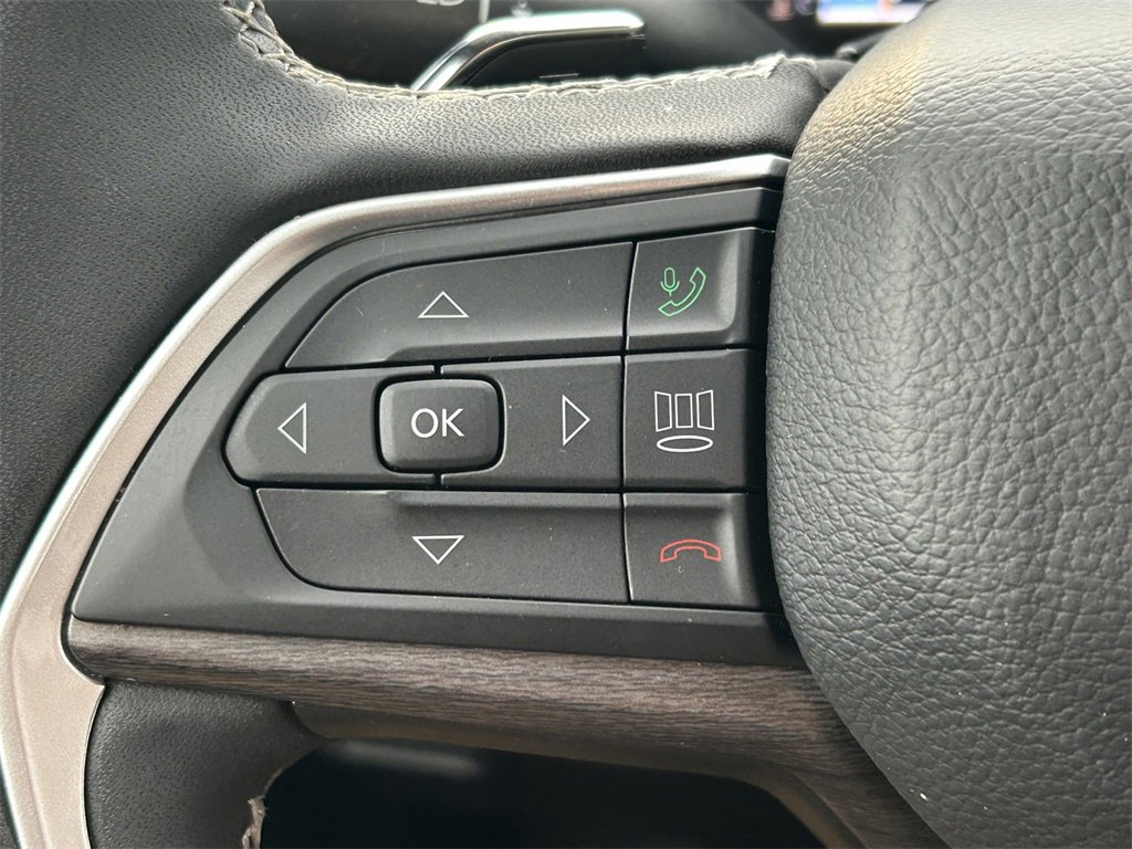 Used 2025 Jeep Grand Cherokee L Limited image 40