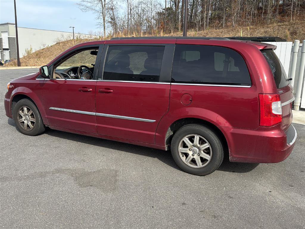 Used 2012 Chrysler Town & Country Touring w/ Entertainment Group #1 image 4