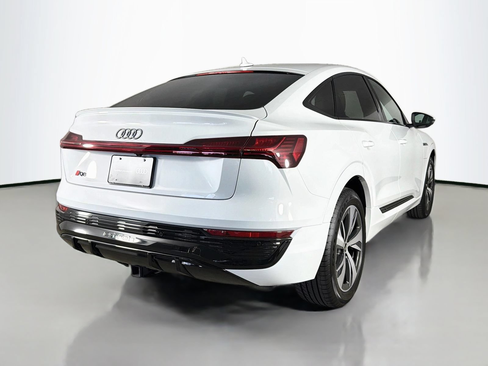 Certified 2024 Audi Q8 e-tron Premium AWD/4WD image 7