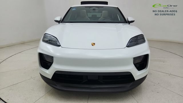 Used 2025 Porsche Macan Electric RWD image 2