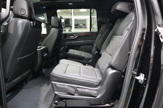 New 2026 GMC Yukon XL Denali w/ Denali Reserve Package image 13