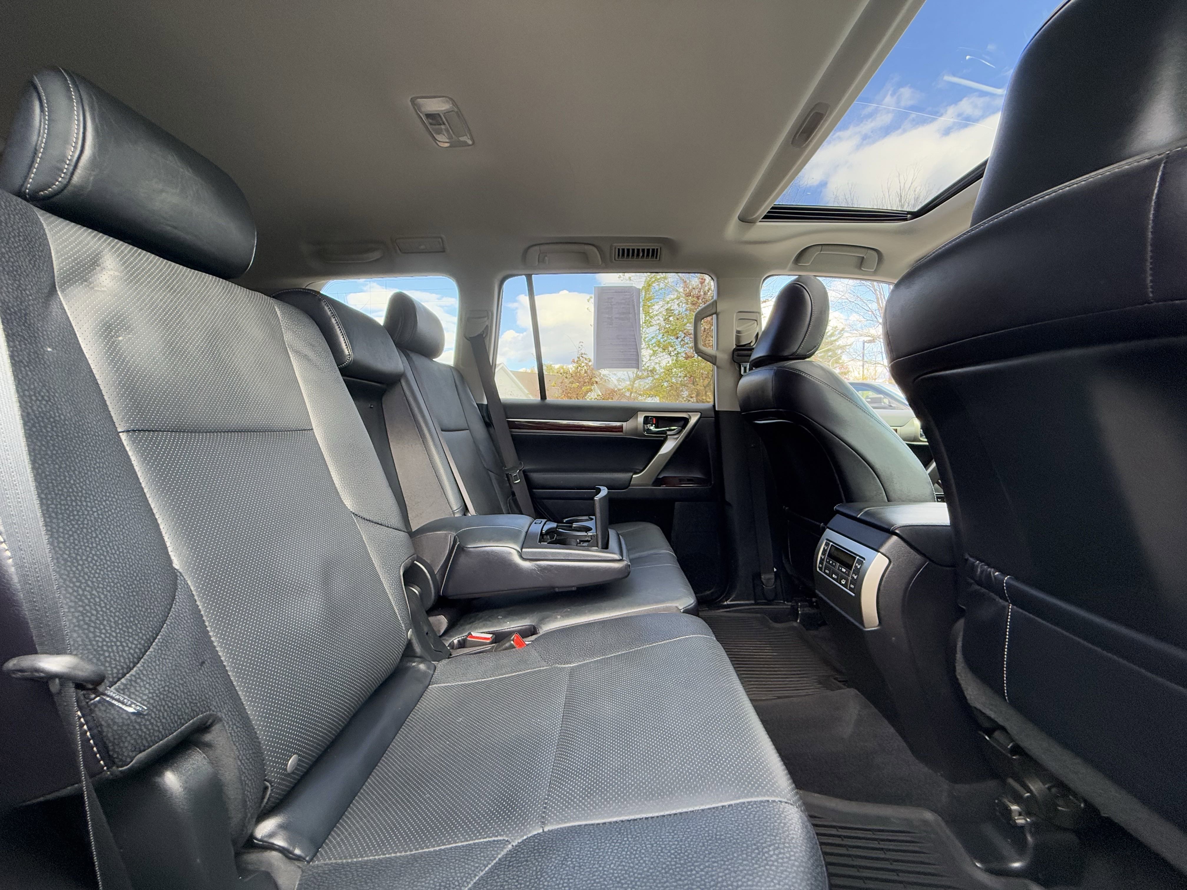 Used 2017 Lexus GX 460 image 39