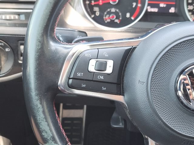 Used 2017 Volkswagen Golf 4-Door FWD image 27