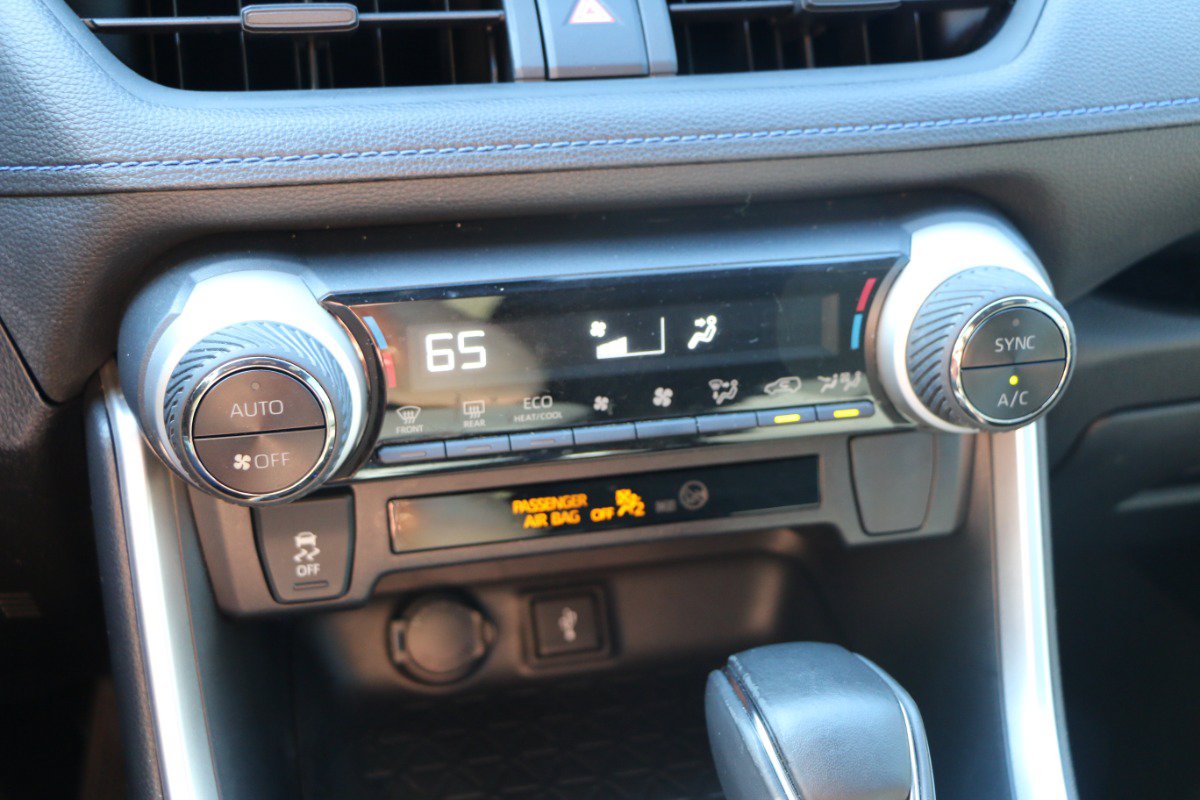 Used 2022 Toyota RAV4 SE AWD/4WD image 22