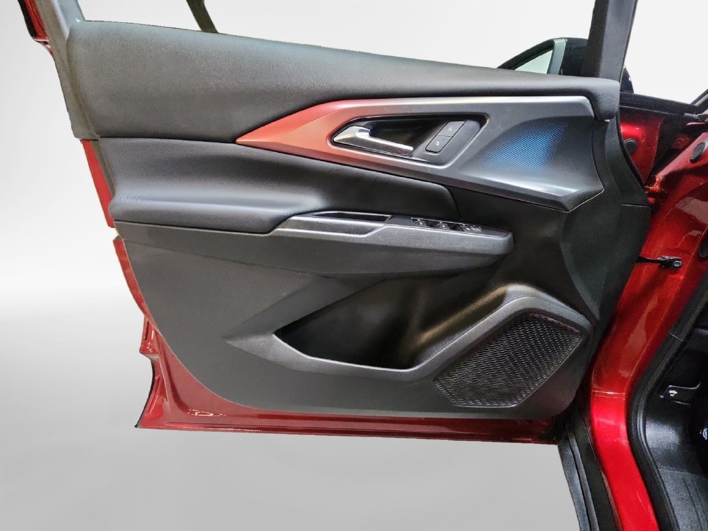 Certified 2026 Chevrolet Equinox EV RS AWD/4WD image 16