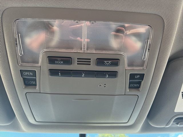 Used 2015 Toyota Highlander XLE AWD/4WD image 34