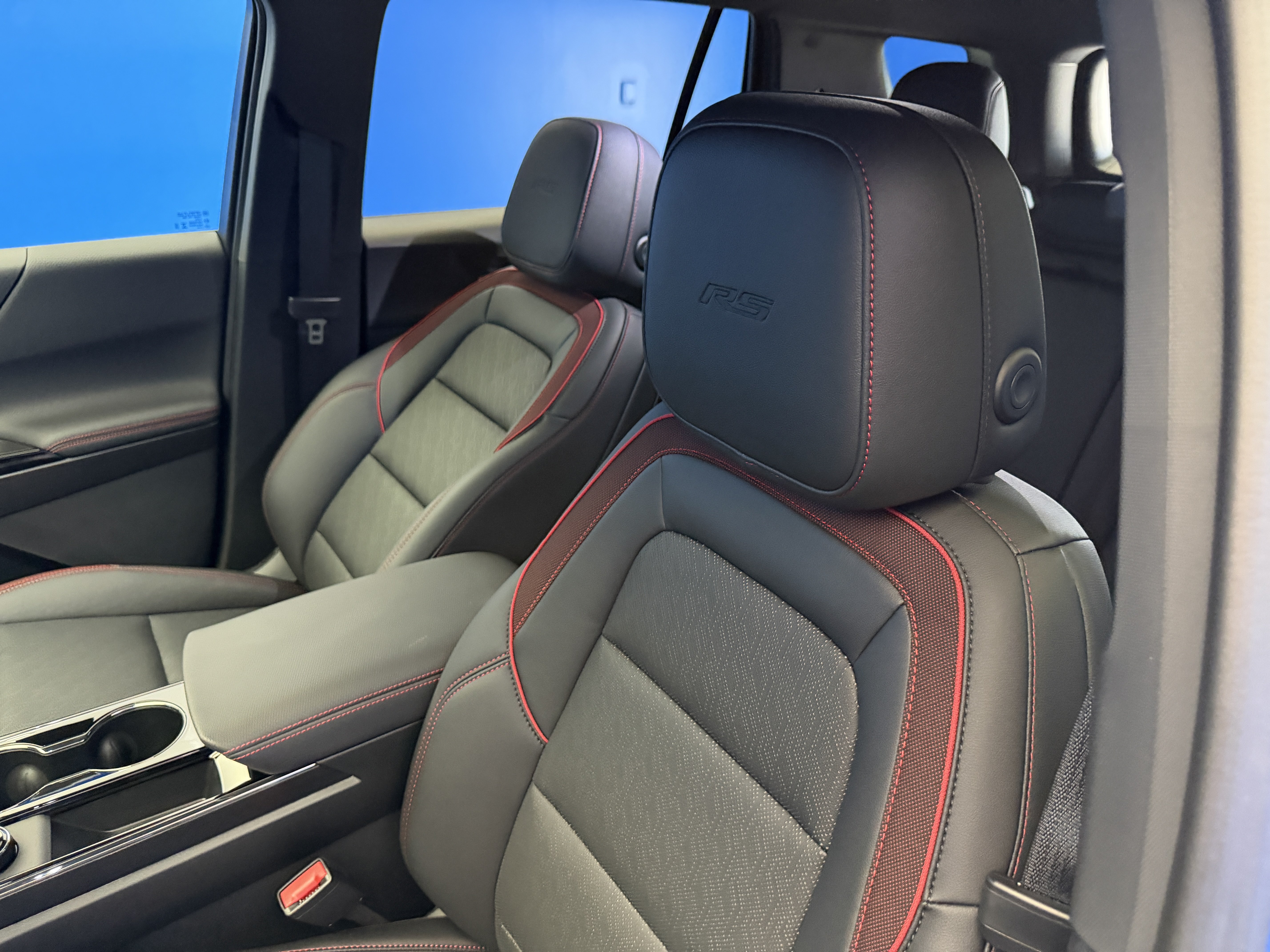 New 2027 Chevrolet Equinox RS w/ Safety and Technology Package FWD image 12