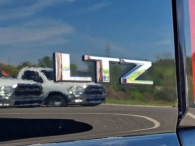 Used 2025 Chevrolet Silverado 3500 LTZ w/ LTZ Premium Package AWD/4WD image 31