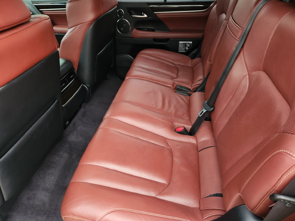 Used 2020 Lexus LX 570 4WD w/ Luxury Package image 30