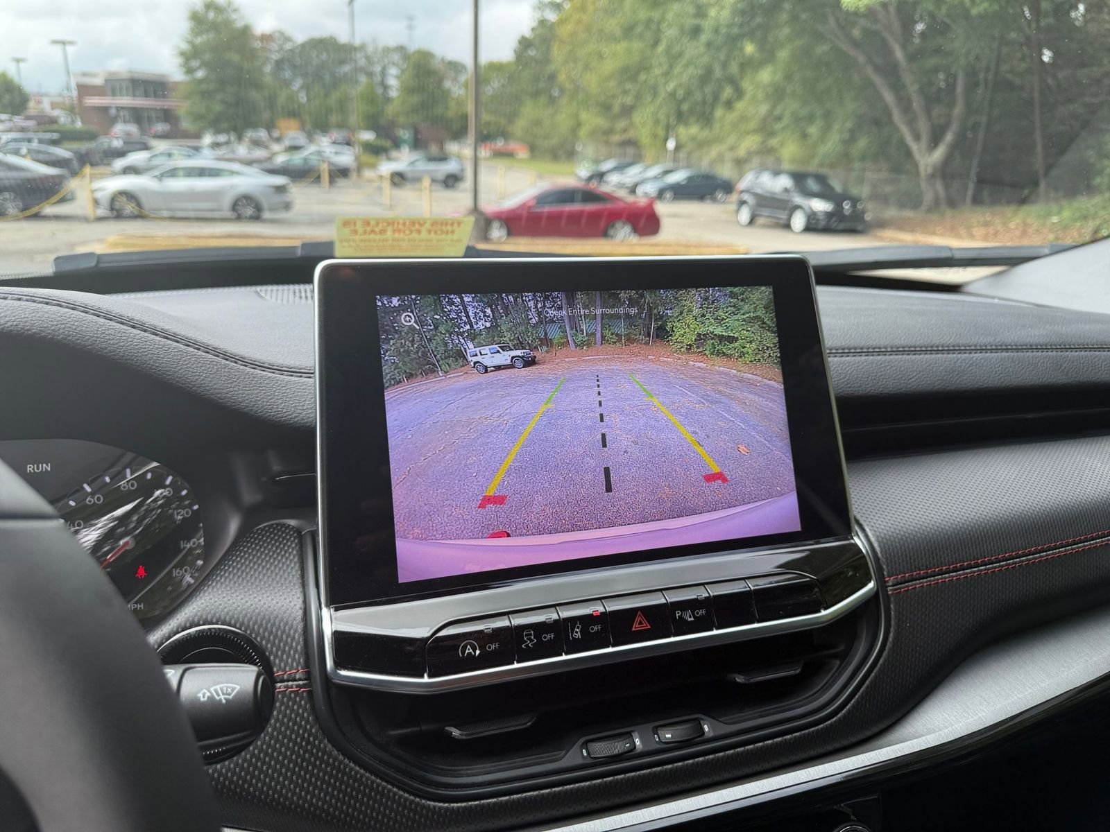 Used 2025 Jeep Compass Trailhawk image 17