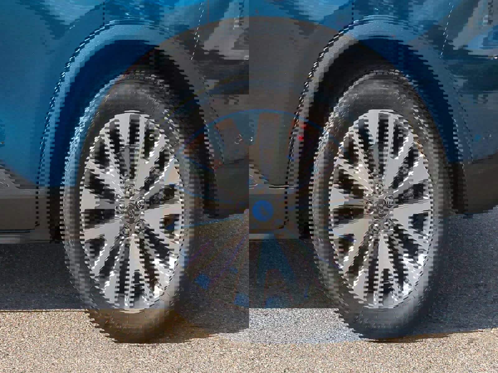 Used 2020 Ford Escape Titanium image 14