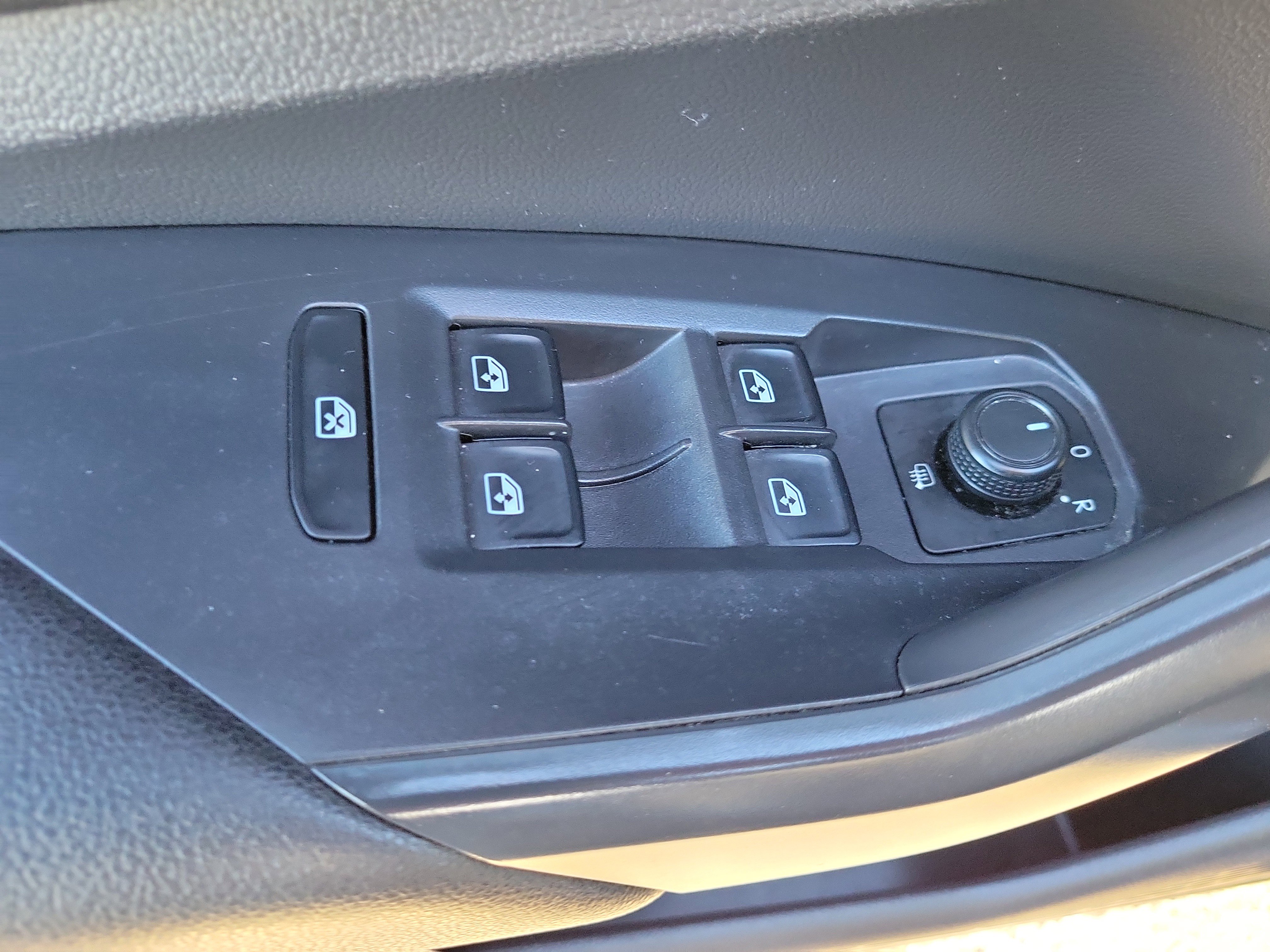 Used 2020 Volkswagen Jetta SE image 20