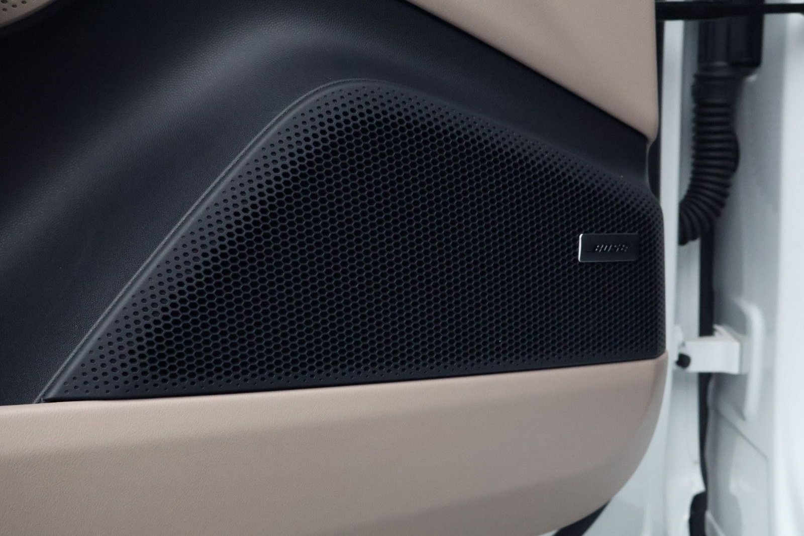 Certified 2024 Porsche Macan 4 Electric image 14