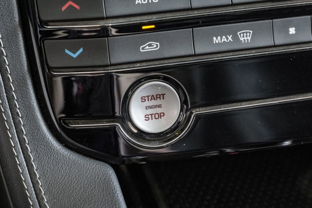 Used 2017 Jaguar F-PACE S image 22