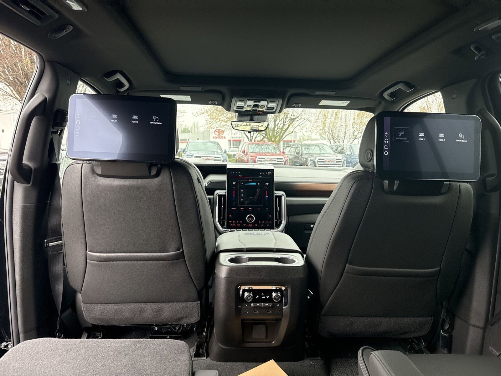 New 2026 GMC Yukon Denali w/ Denali Reserve Package image 18