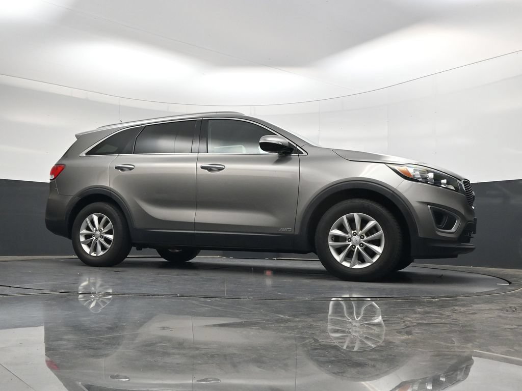 Used 2017 Kia Sorento AWD image 42