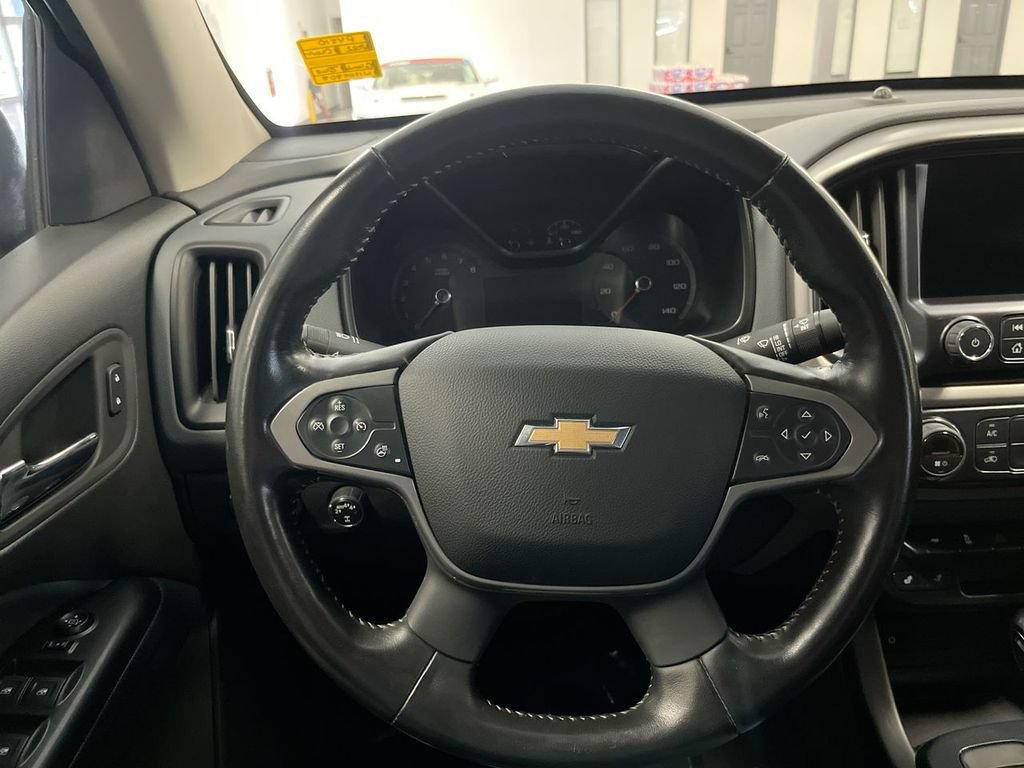 Used 2022 Chevrolet Colorado Z71 AWD/4WD image 16