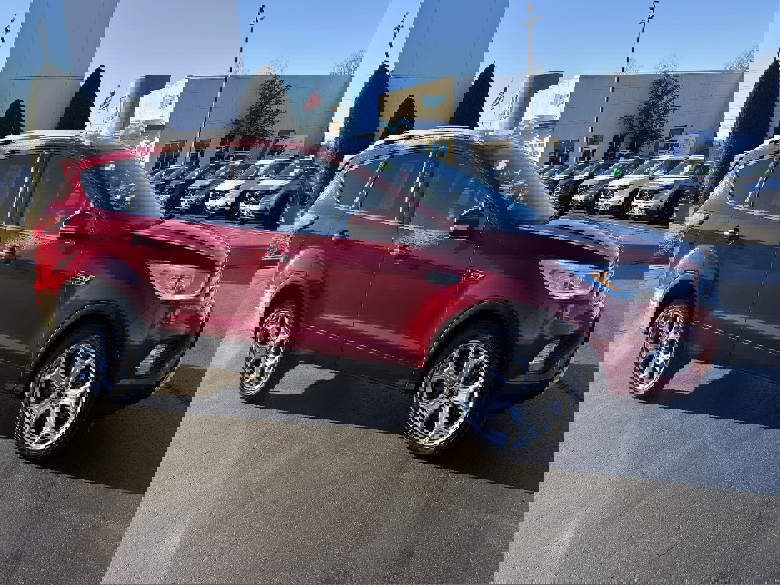 Used 2019 Ford Escape Titanium w/ U9j03 - Titanium Tow Package