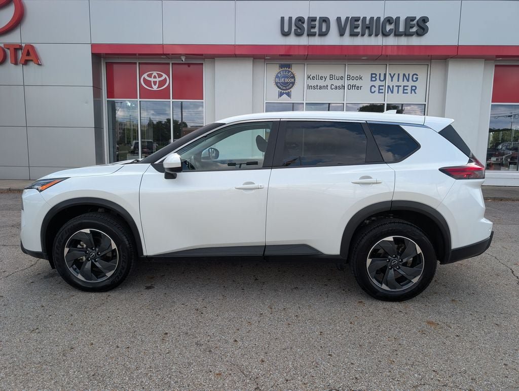 Used 2024 Nissan Rogue SV AWD/4WD image 4