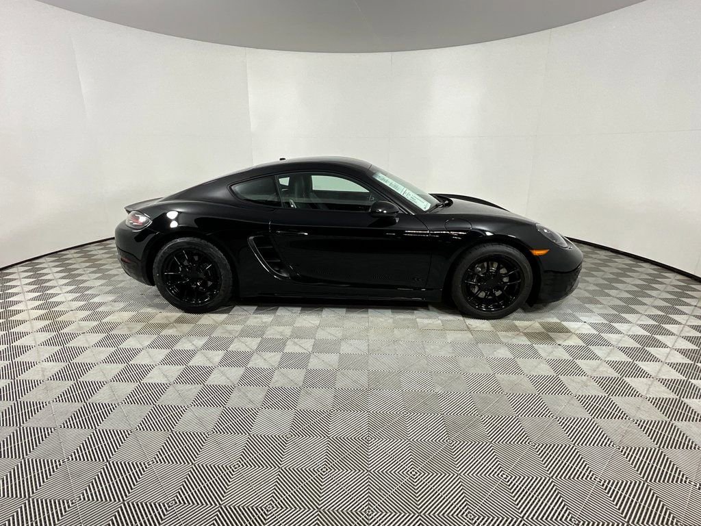 Used 2024 Porsche 718 Cayman image 5