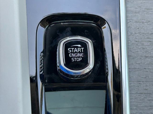 New 2025 Volvo XC60 T8 Ultra w/ Protection Package Premier image 22