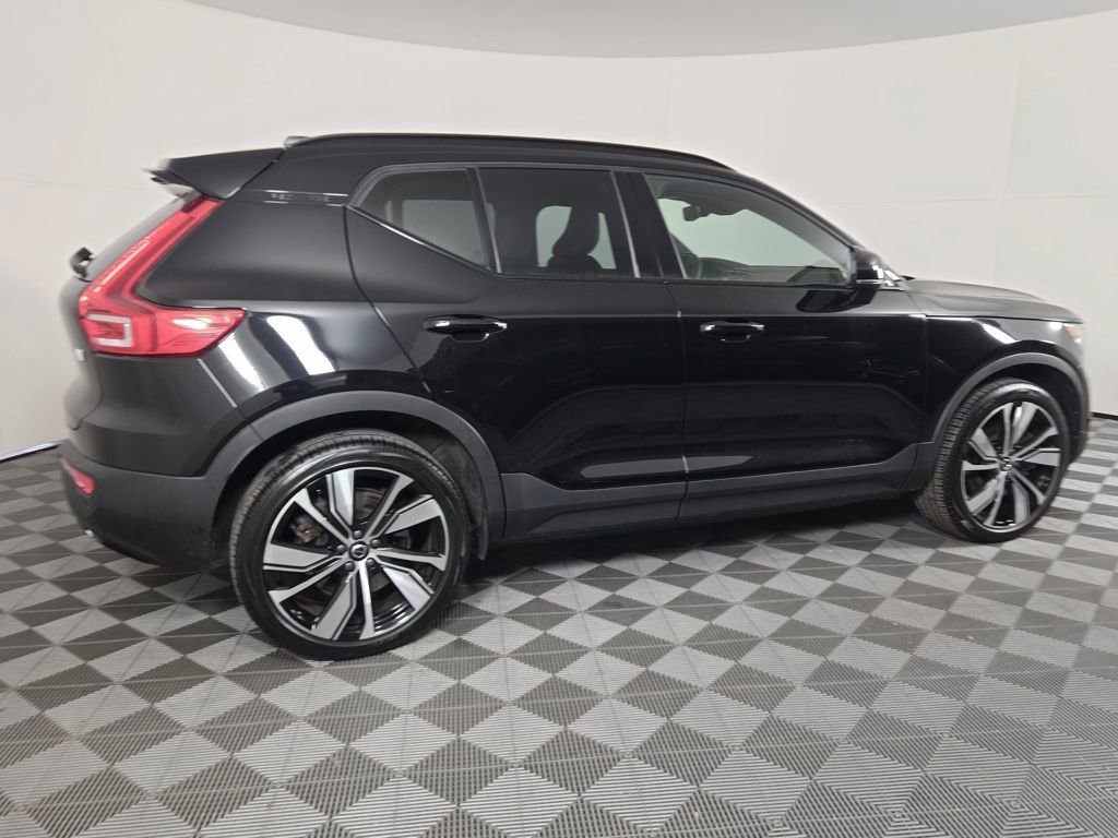 Used 2021 Volvo XC40 P8 Recharge w/ Advanced Package image 3