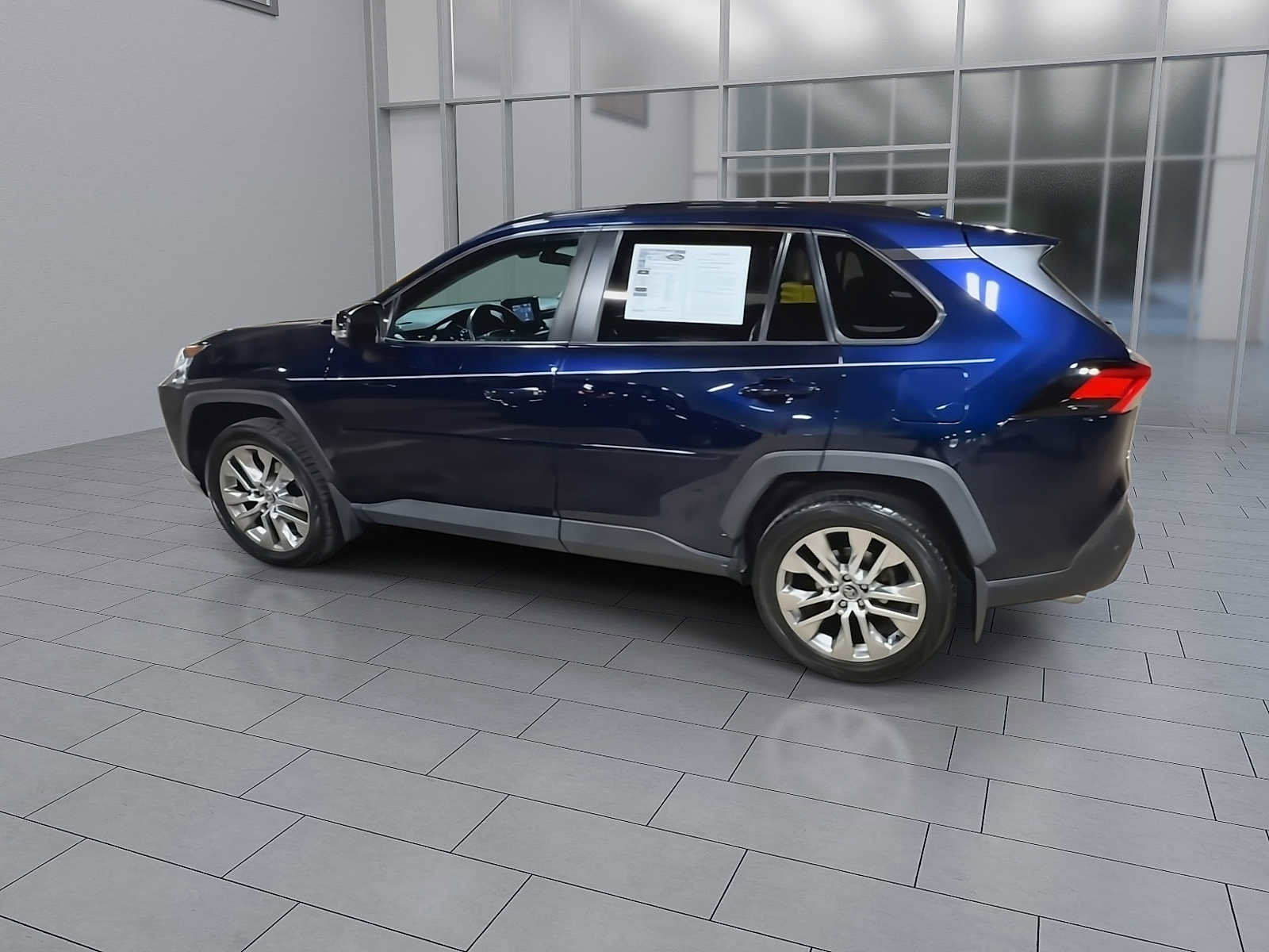 Certified 2020 Toyota RAV4 XLE Premium AWD/4WD image 6