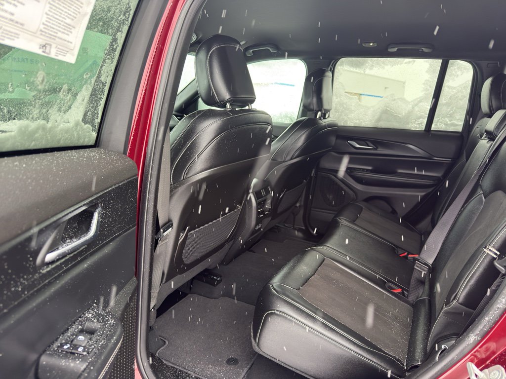 Used 2024 Jeep Grand Cherokee Altitude image 28