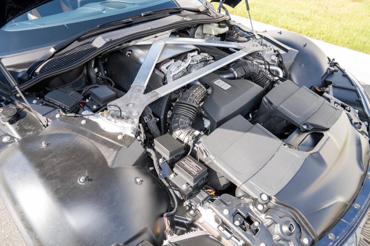 Used 2020 Aston Martin V8 Vantage Coupe RWD image 60